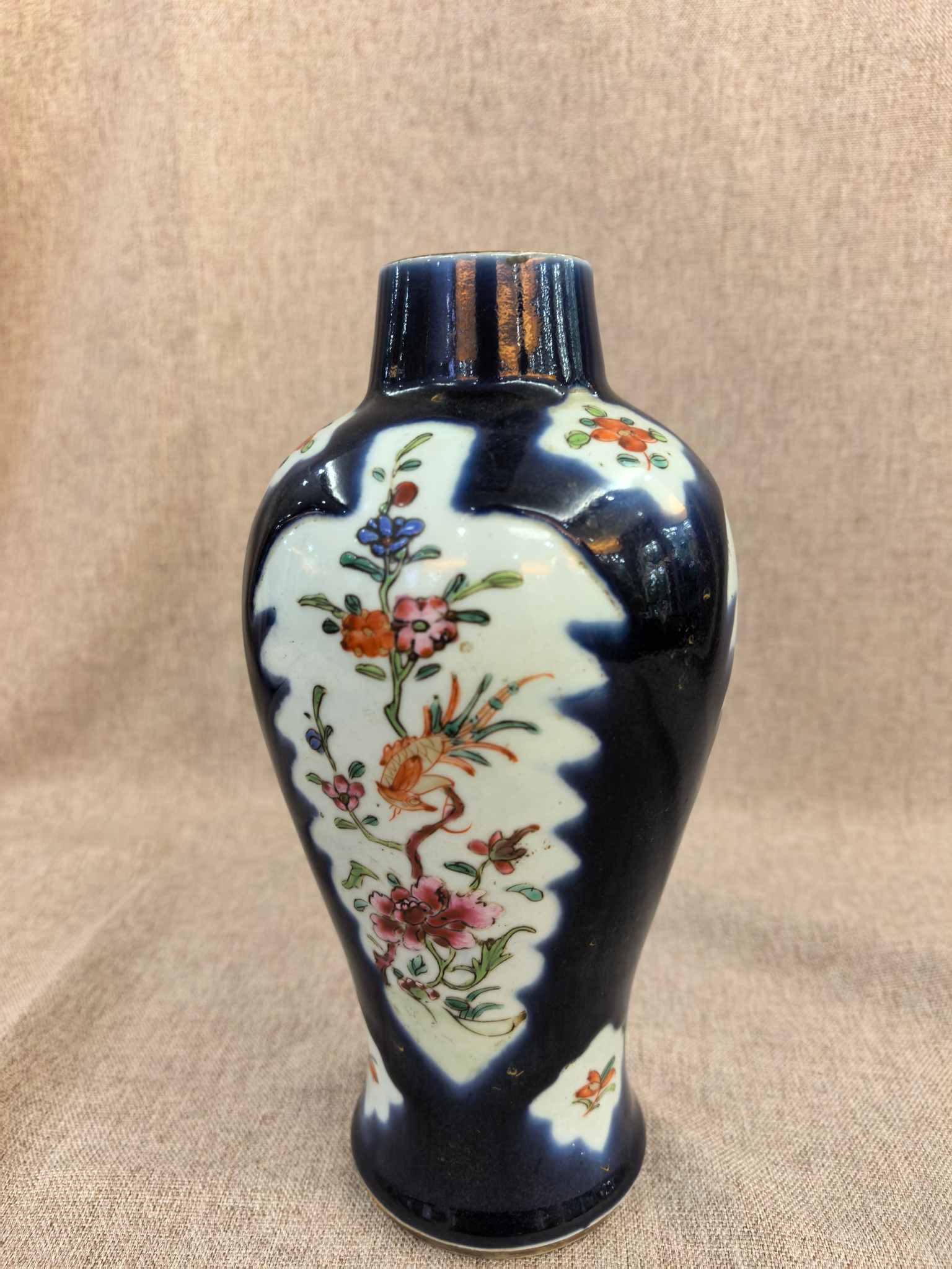 清中期 霁蓝釉粉彩开光花鸟瓶