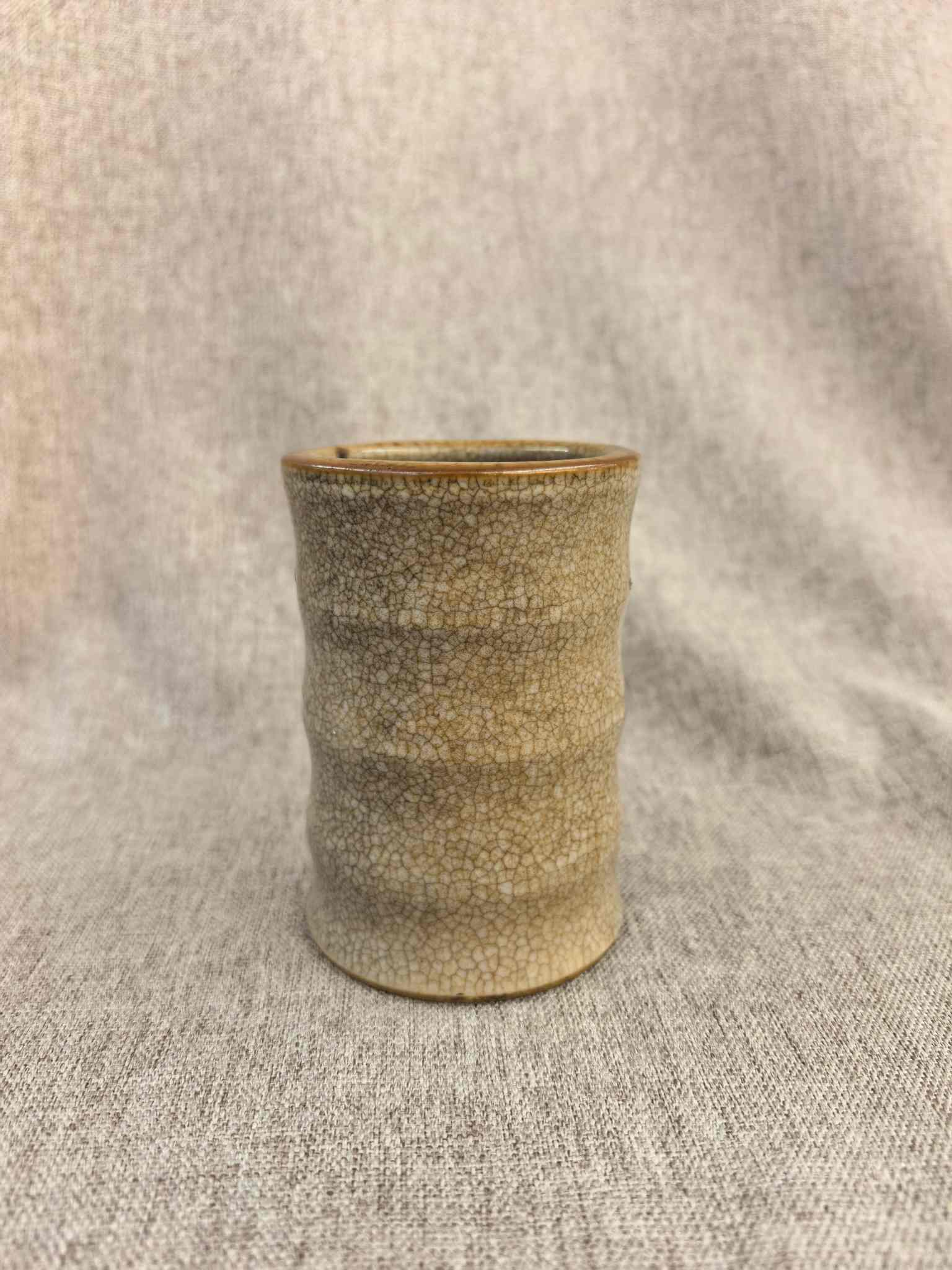 清中 哥釉竹节笔筒