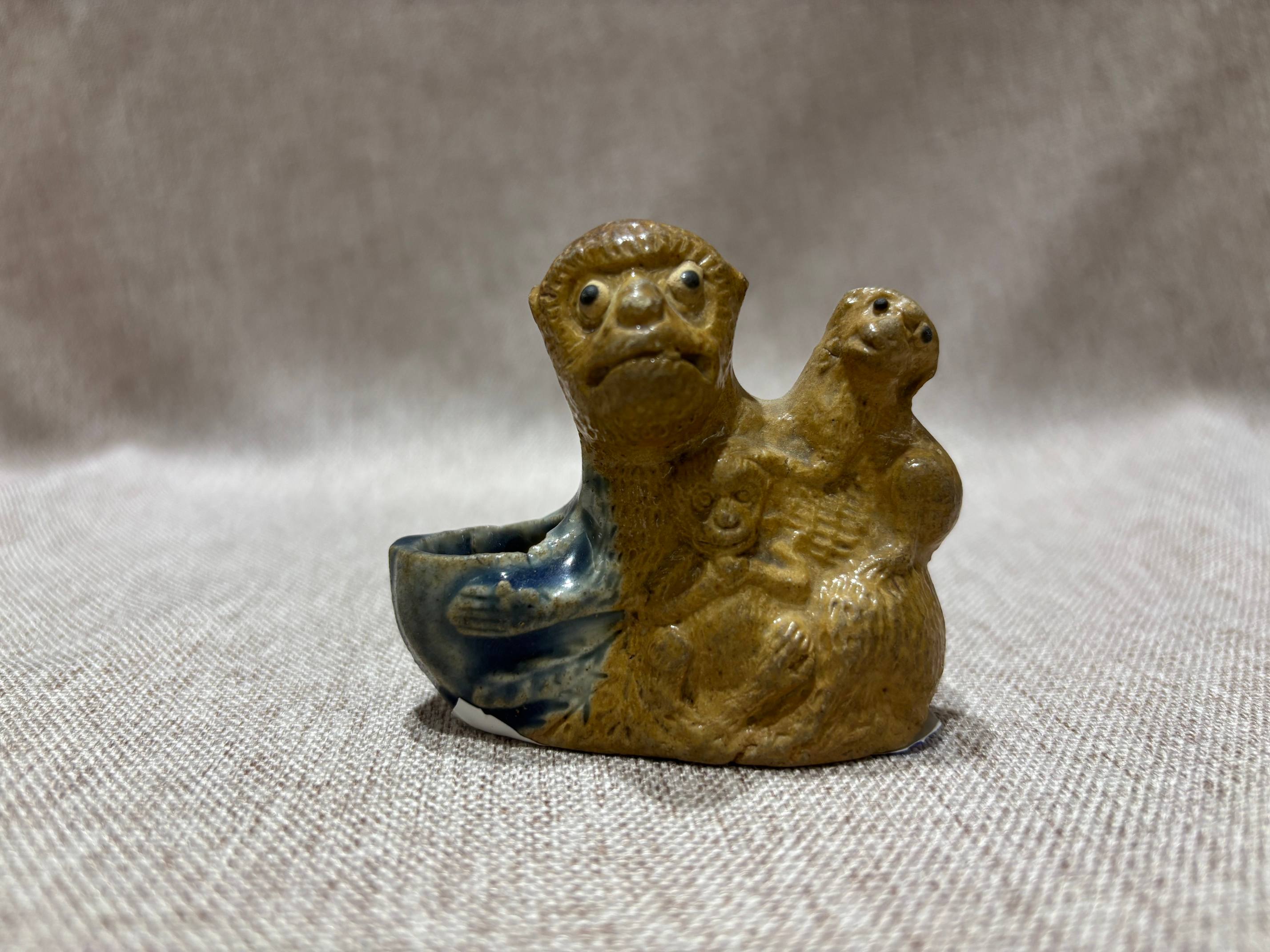 清晚期 酱釉猴瓷塑